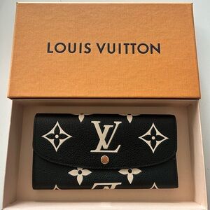 Louis Vuitton Black and Cream Monogram Wallet